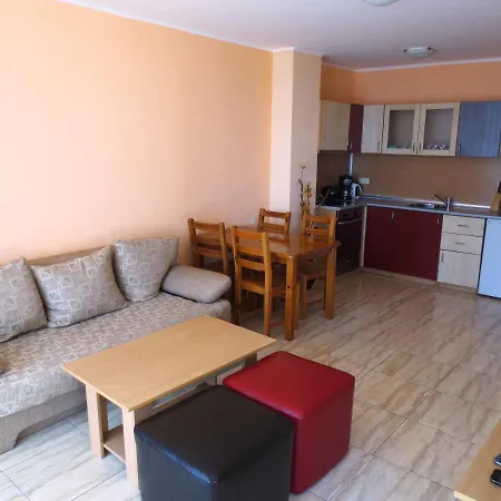 Dolce Complex Aparthotel 3*